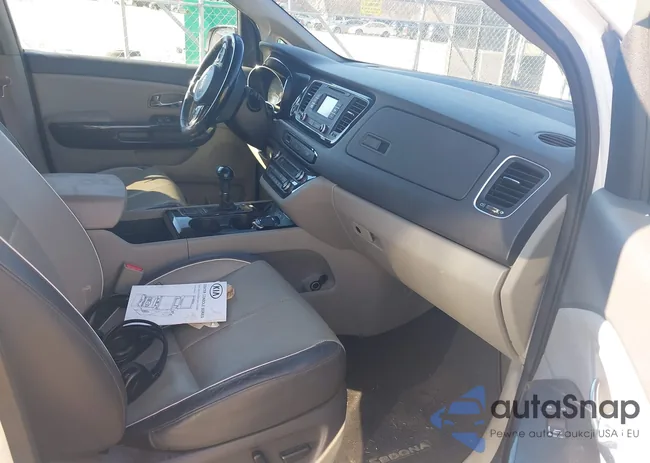 KNDMC5C18G6117021: 43995488