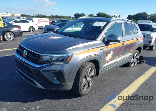 3VVVX7B23RM072959: 43995558