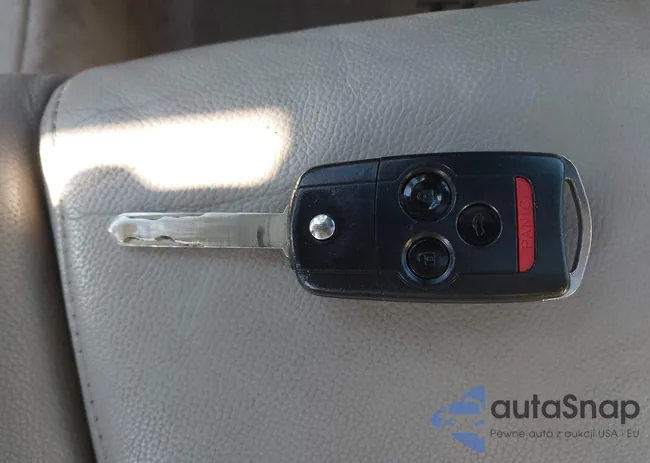 19UUA8F28AA014750: 43996670