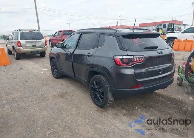 3C4NJDBB2NT184571: 43996855