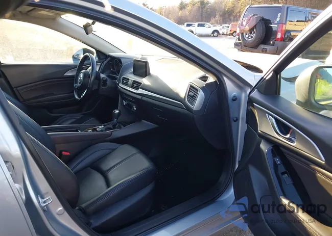 3MZBN1L3XJM206329: 43996867