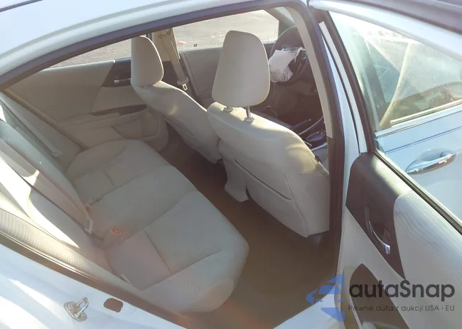 1HGCR2F34HA068180: 43997218