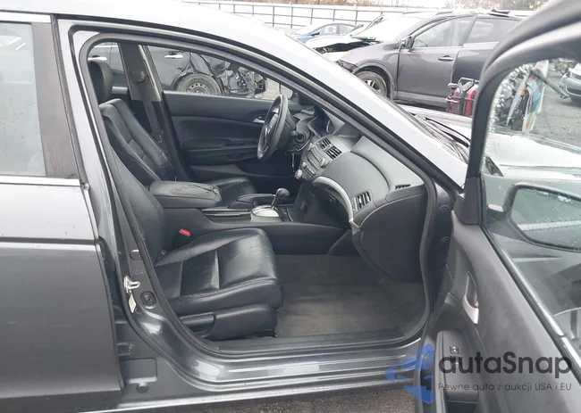 1HGCP2F68CA091101: 43997228