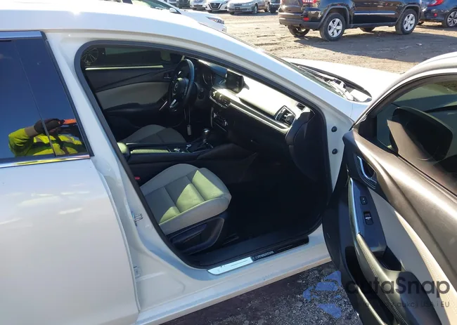 JM1GL1V50H1119706: 43996285