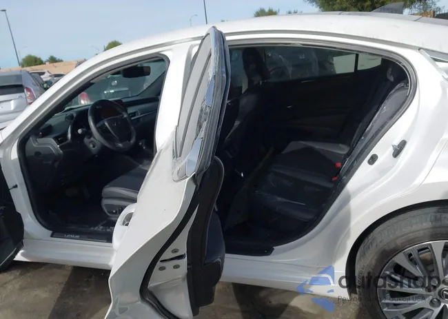 58ADZ1B11LU059028: 43996345