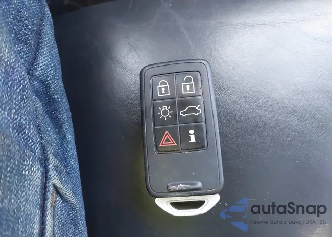 YV4902RG9F2584508: 43996350