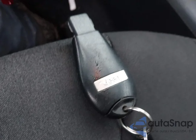 1C4PJMAB2FW611026: 43996435