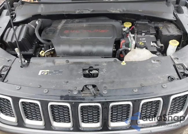 3C4NJDBB0JT398341: 43996450