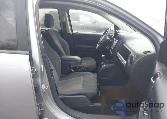 1C4NJDBBXGD646030: 43996573