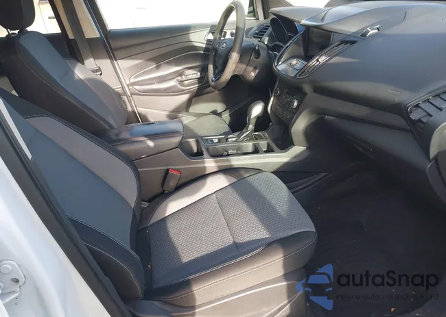 1FMCU9GD0KUB48705: 43996624