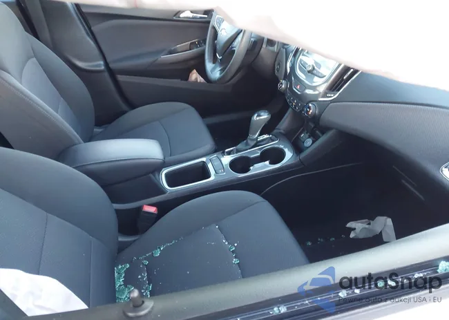 1G1BE5SM3J7245142: 43997779