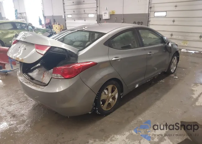 KMHDH4AE4DU935933: 43997950