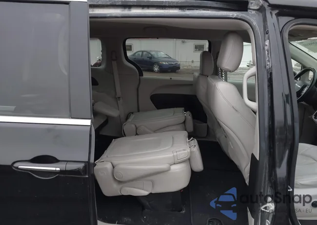 2C4RC1BGXJR212314: 43998110