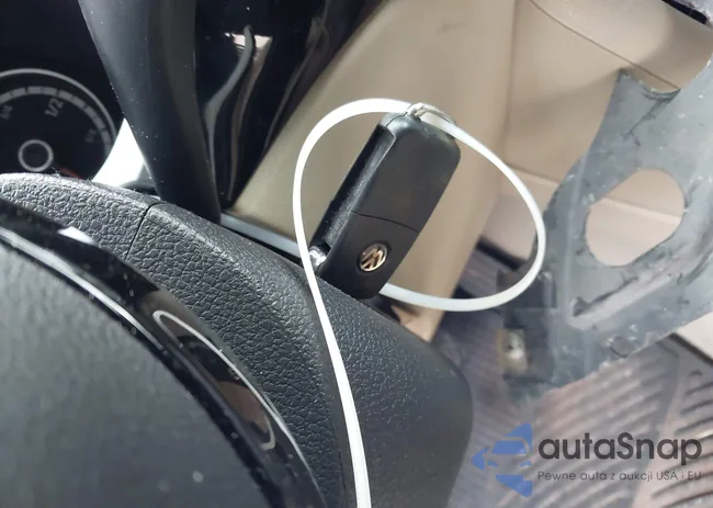 3VW5P7ATXEM802124: 43998247