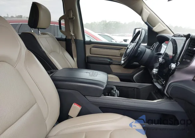 1C6SRFHMXMN548841: 43997361