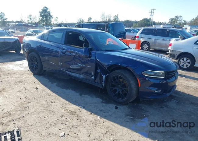 2C3CDXHGXFH722015: 43997384