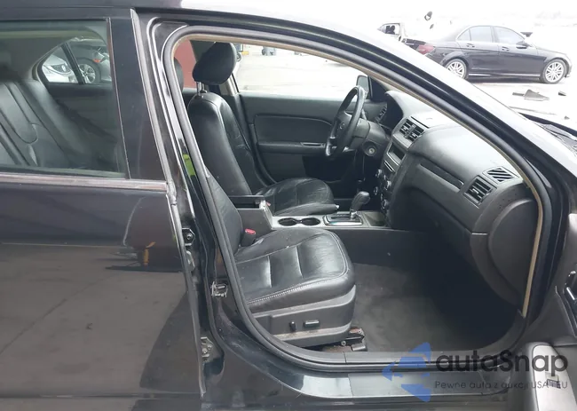 3FAHP0JA6BR140553: 43997467