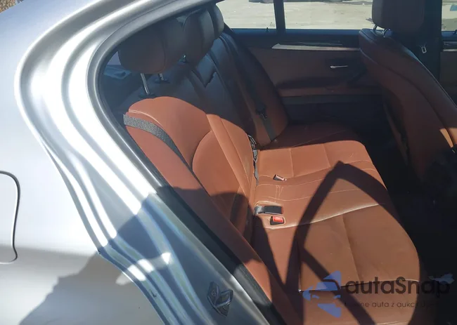 WBAFR7C56DC819872: 43997478