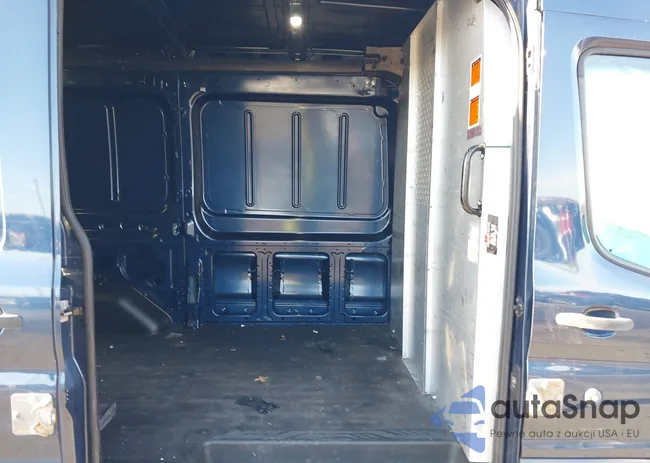 1FTYR1CM7JKA68251: 43997486