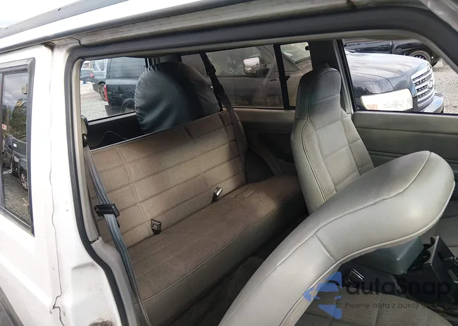 1J4FJ67S3SL547096: 43997497