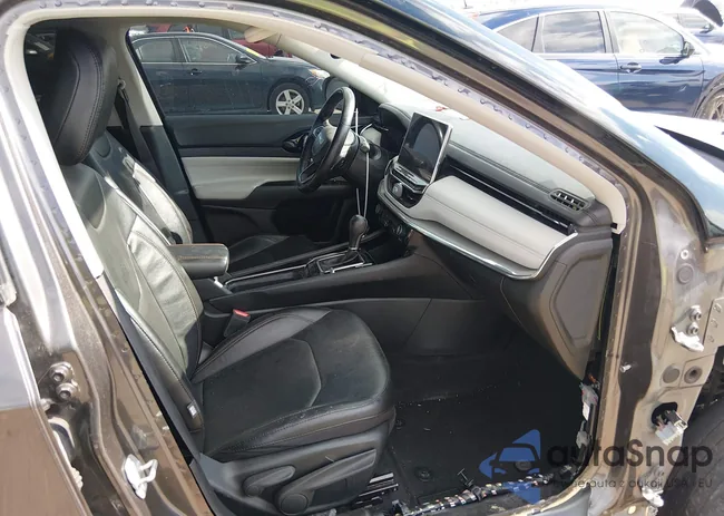 3C4NJDCB3NT161024: 43997564