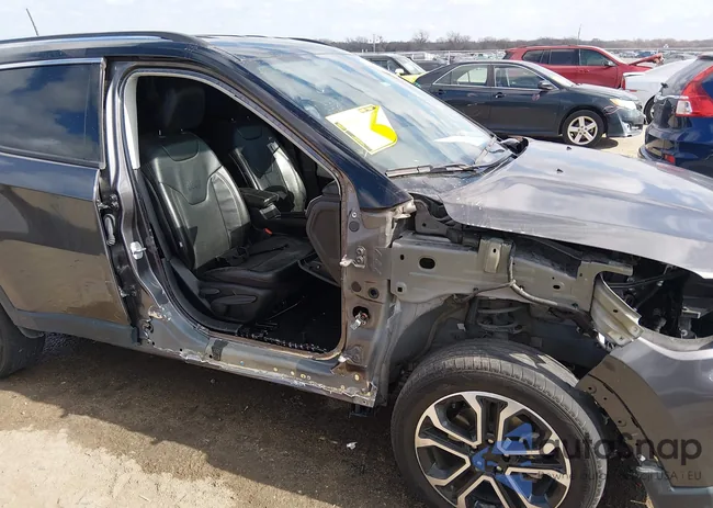 3C4NJDCB3NT161024: 43997564