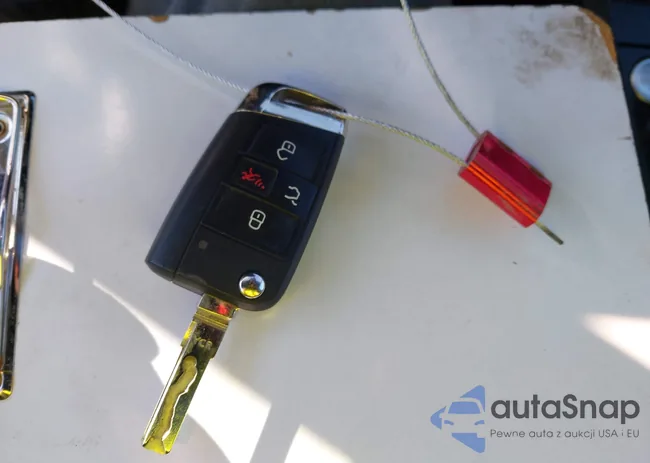 3VW5T7AU0FM050388: 43998729