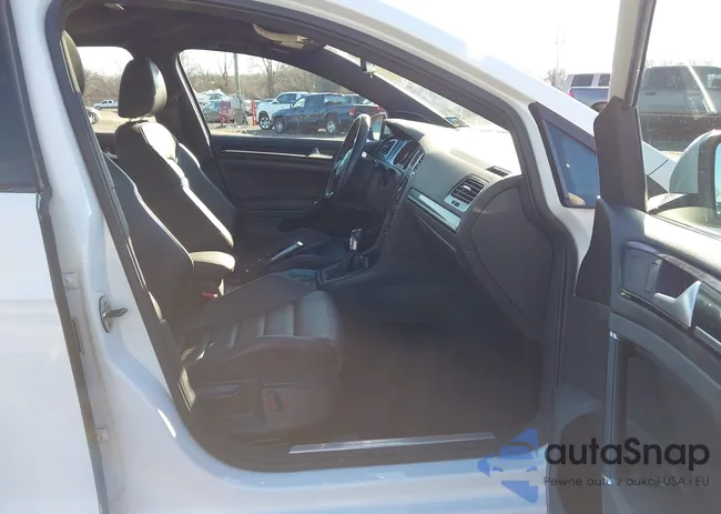 3VW5T7AU0FM050388: 43998729