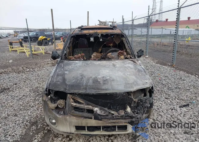 1FMCU9DG9CKB63876: 43998803