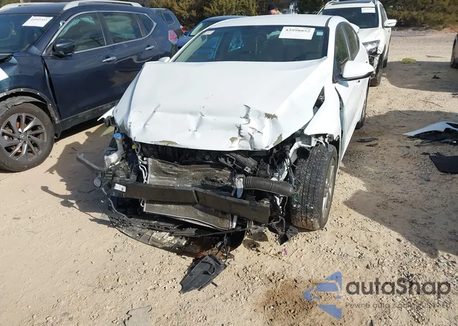 5NPD84LF7JH240586: 43998852