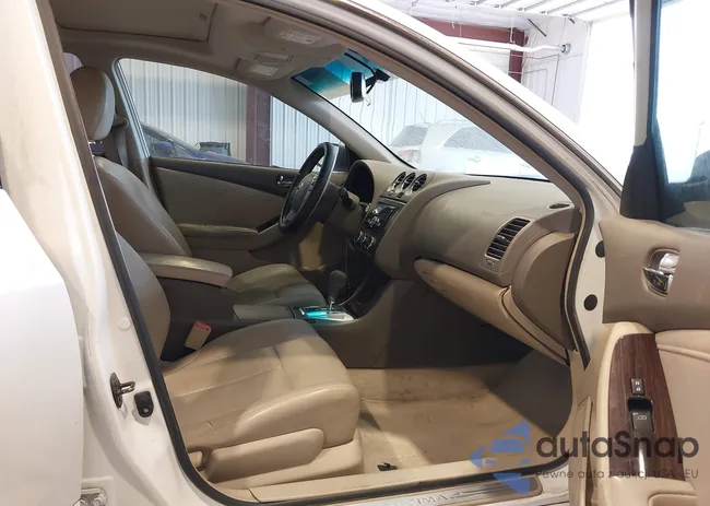 1N4AL2AP9AN494453: 43998859