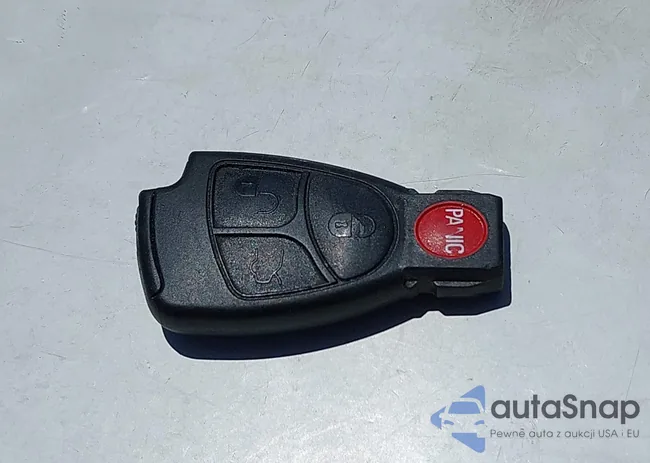 WDBRF40J83A484647: 43999011