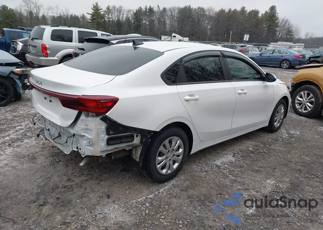 3KPF24AD7RE832548: 43998264