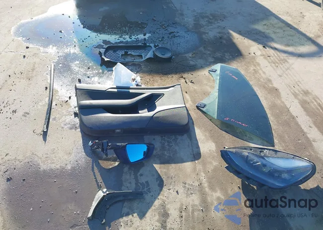 5YJ3E1EB0MF975426: 43998340