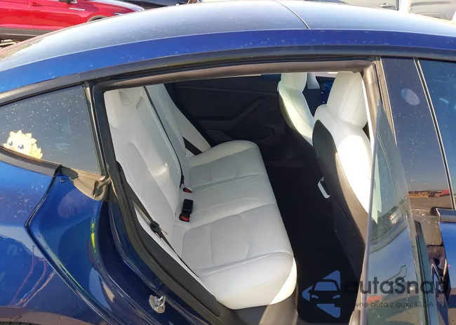 5YJ3E1EB0MF975426: 43998340