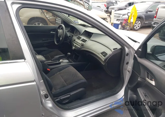 1HGCP2F36AA193256: 43998395