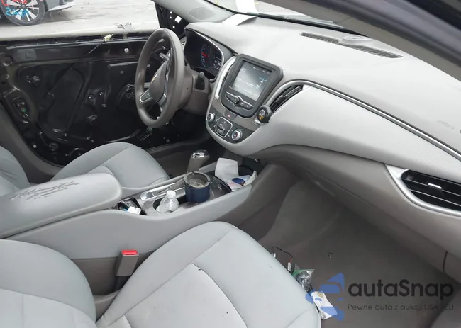 1G1ZB5ST6JF226931: 43998404