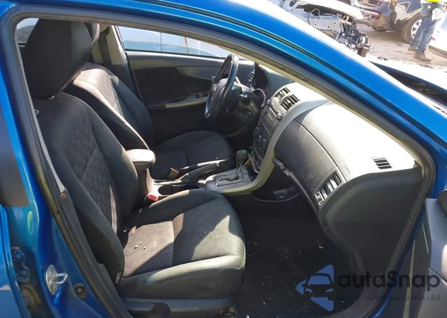 2T1BU4EE8AC277592: 43999774