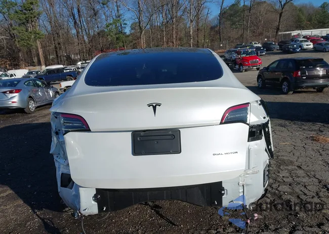 5YJYGDEE5MF108132: 43999801