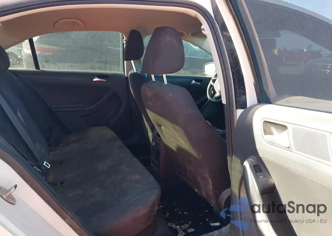 3VW2K7AJ8FM348411: 43999839