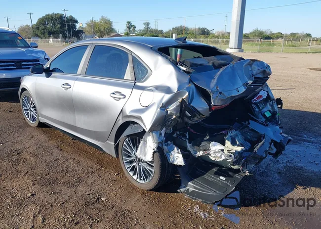 3KPF54AD0RE806882: 43999936