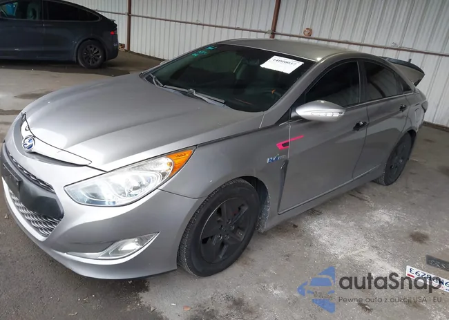 KMHEC4A4XCA034687: 44000057