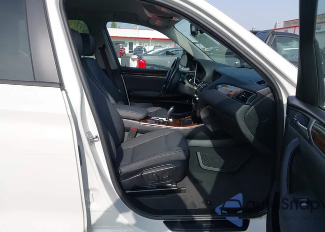 5UXWX9C5XG0D69736: 43999349