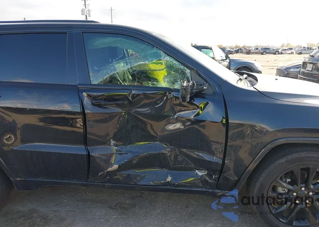 1C4RJEAG8KC646711: 43999475