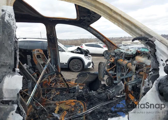 3GTUUGE88RG211792: 43999487