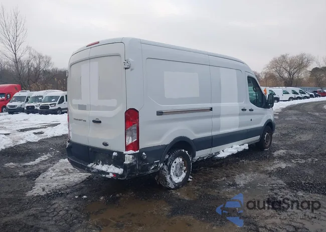 1FTNR2CM3FKA65170: 43999532