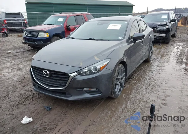 3MZBN1V35JM226243: 43999571