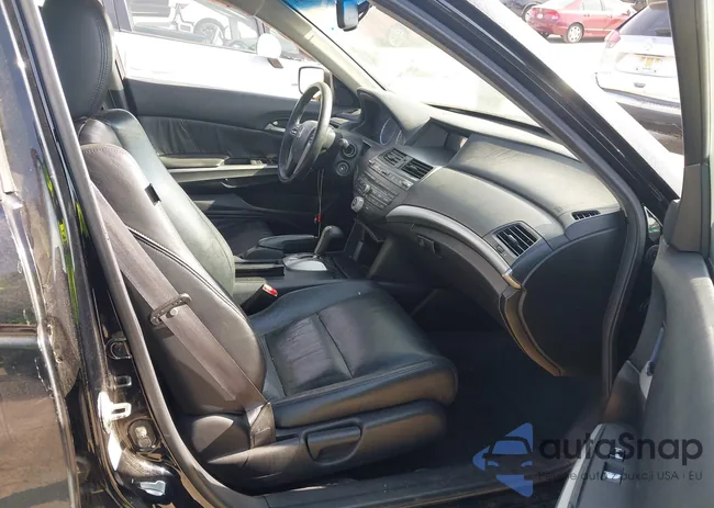 1HGCP2F81AA115740: 43999631