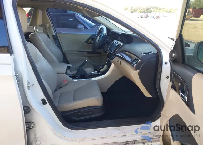 1HGCR3F8XGA005732: 44000872