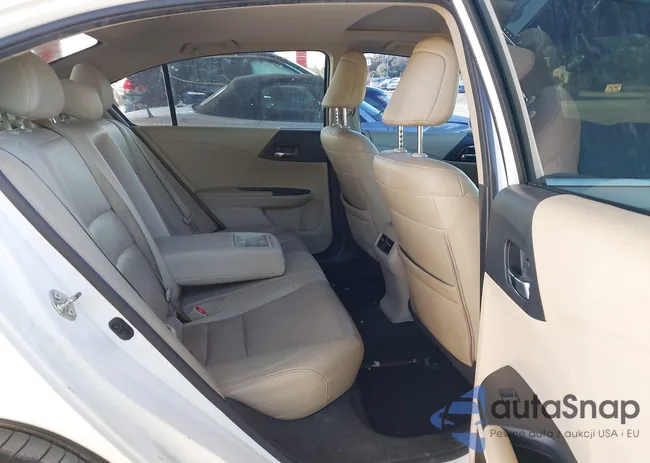 1HGCR3F8XGA005732: 44000872